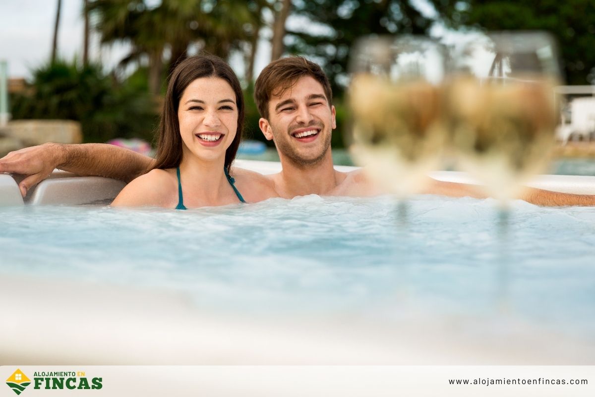 Piscina y jacuzzi en fincas: seguridad y mantenimiento